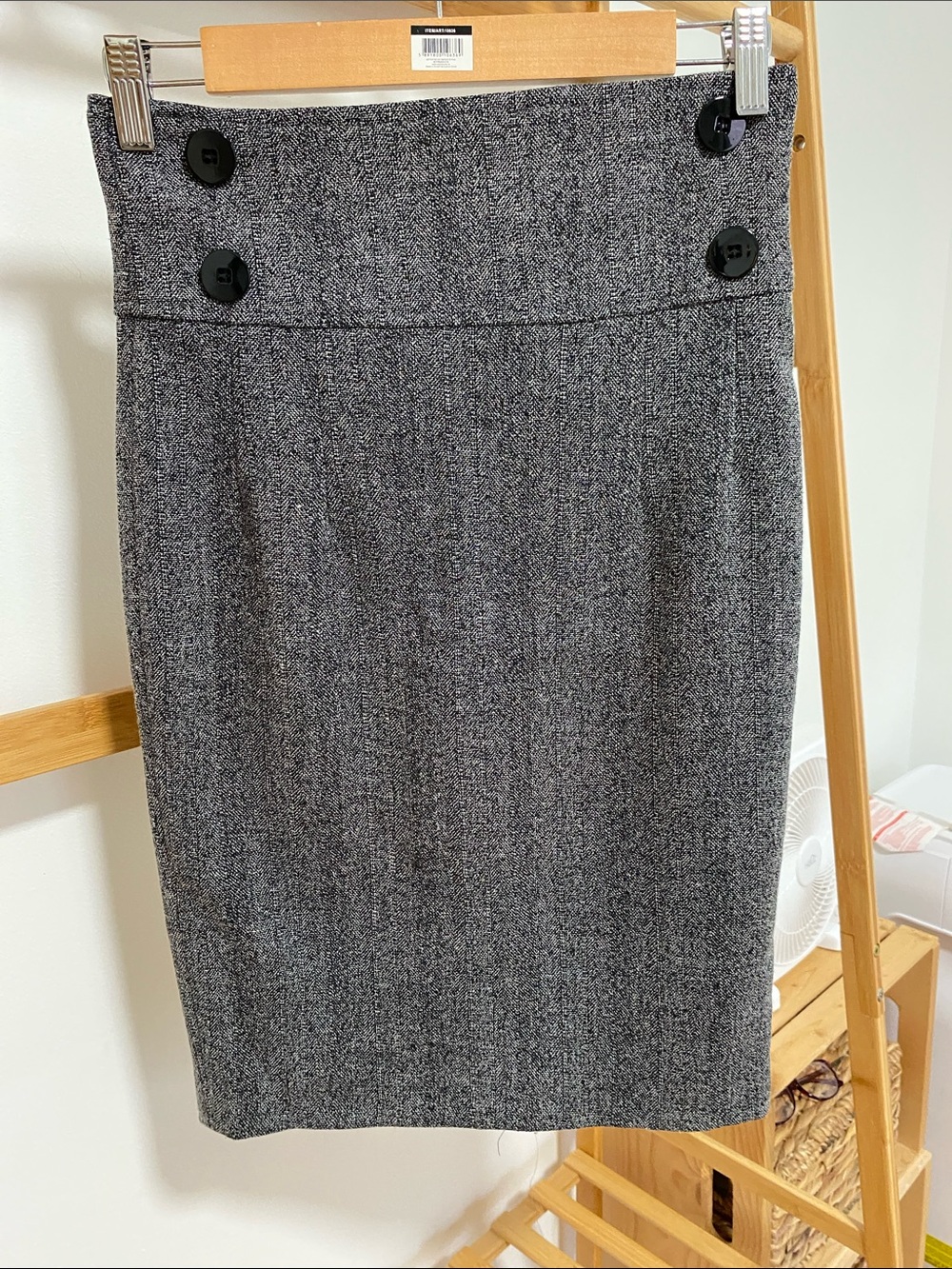 Rinascimento Grey Tweed Pencil Skirt with Button Waist